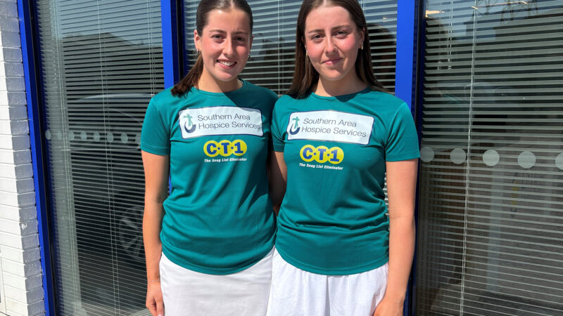 Inspiring Twin Sisters Set to Take on London Marathon in Memory of Their Dad